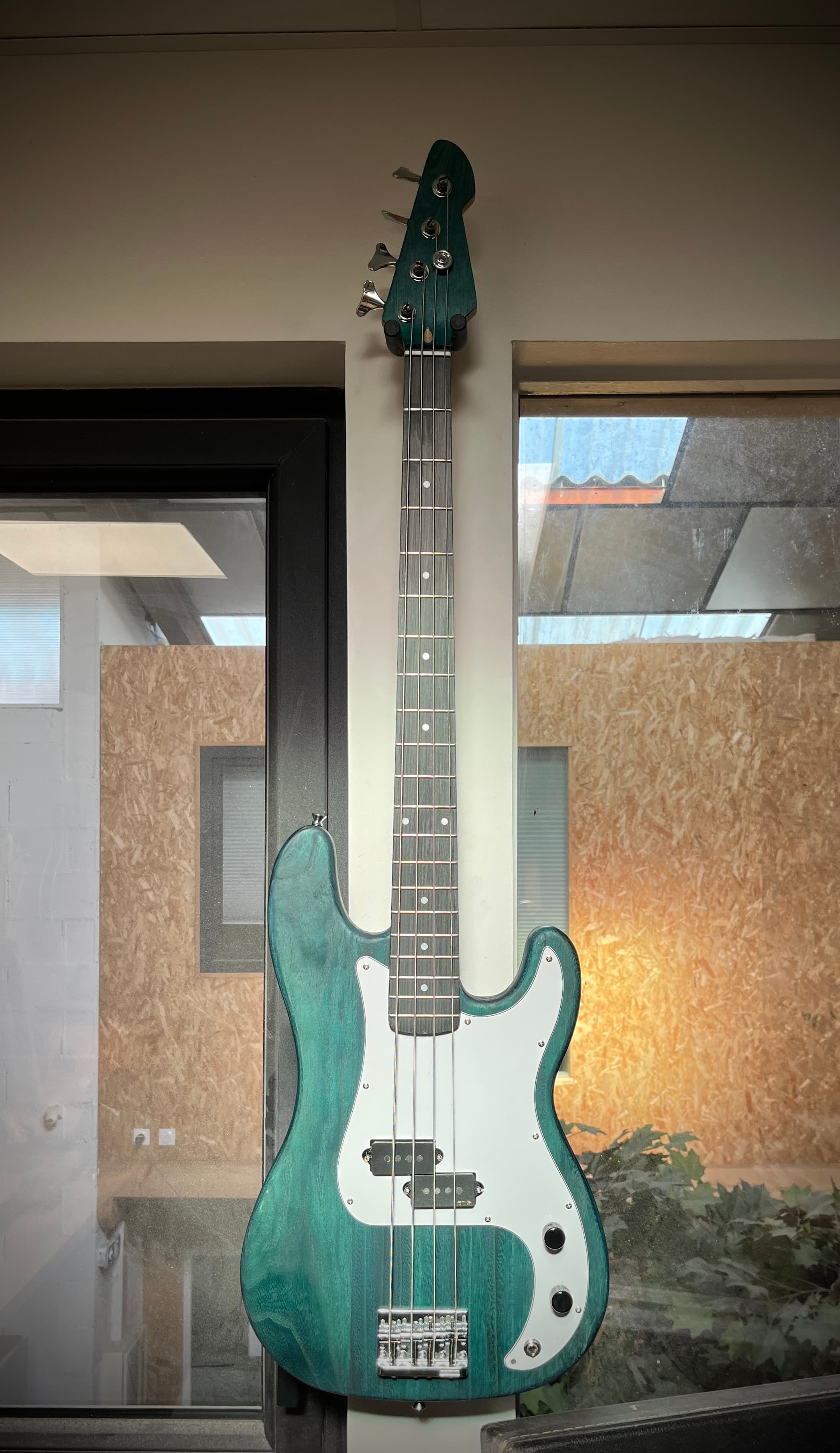 Kit de Basse Customisé par mes soins : 550€